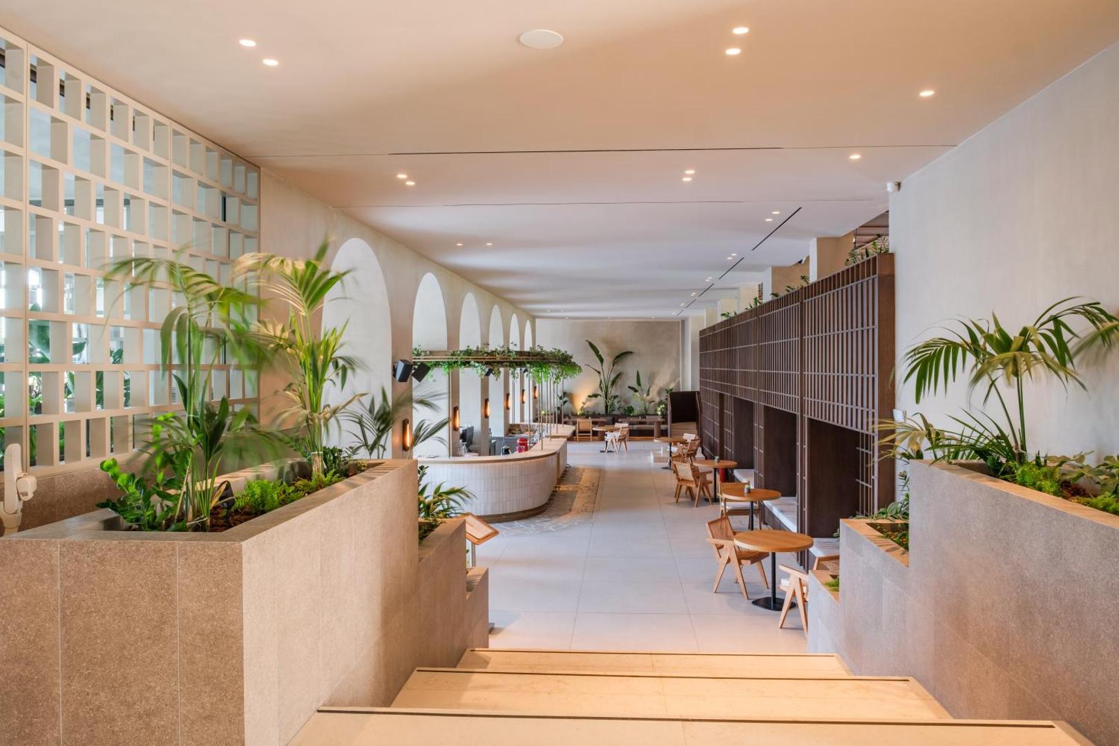 Akrotiri Beach Resort Hotel