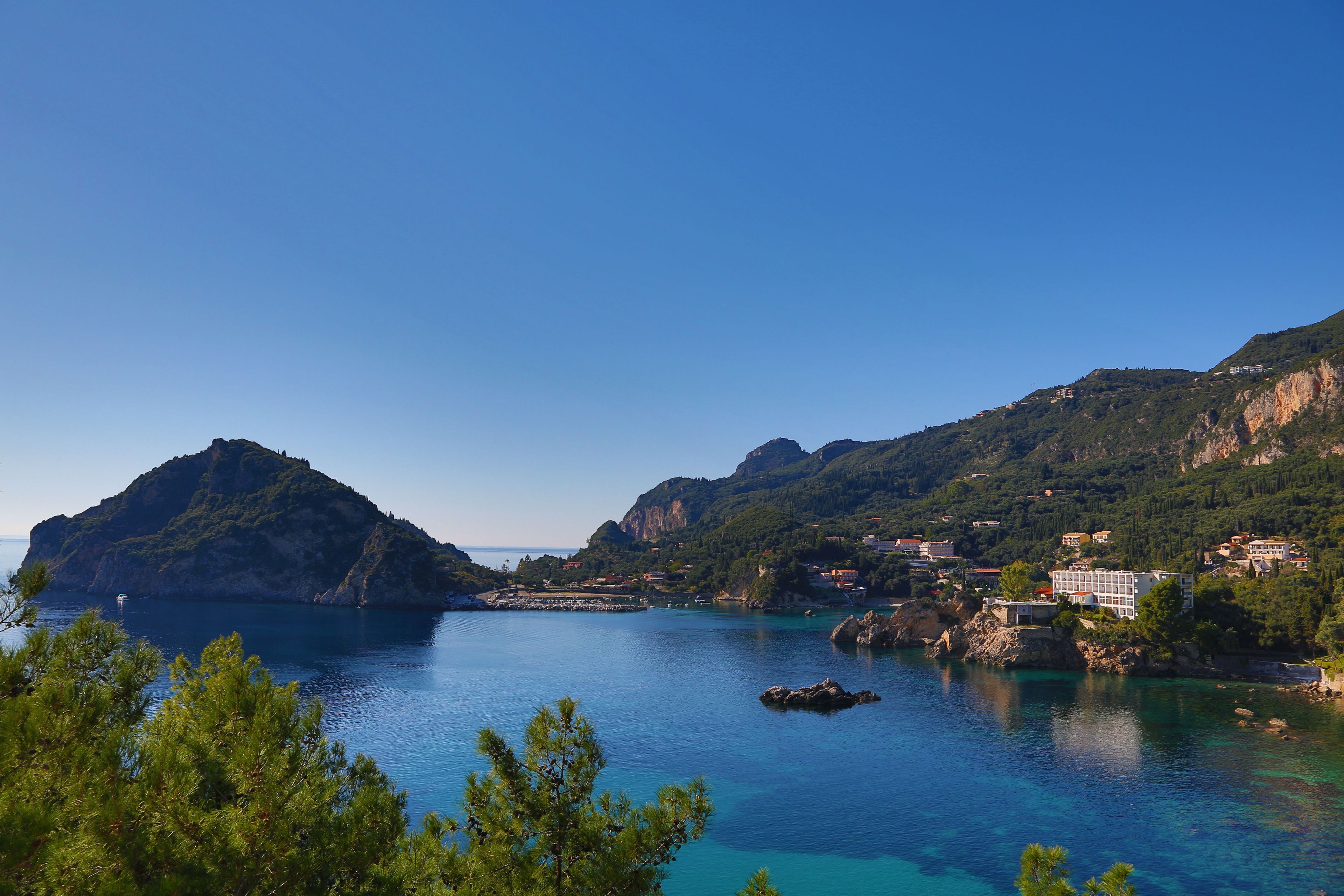 Akrotiri Beach Resort Hotel