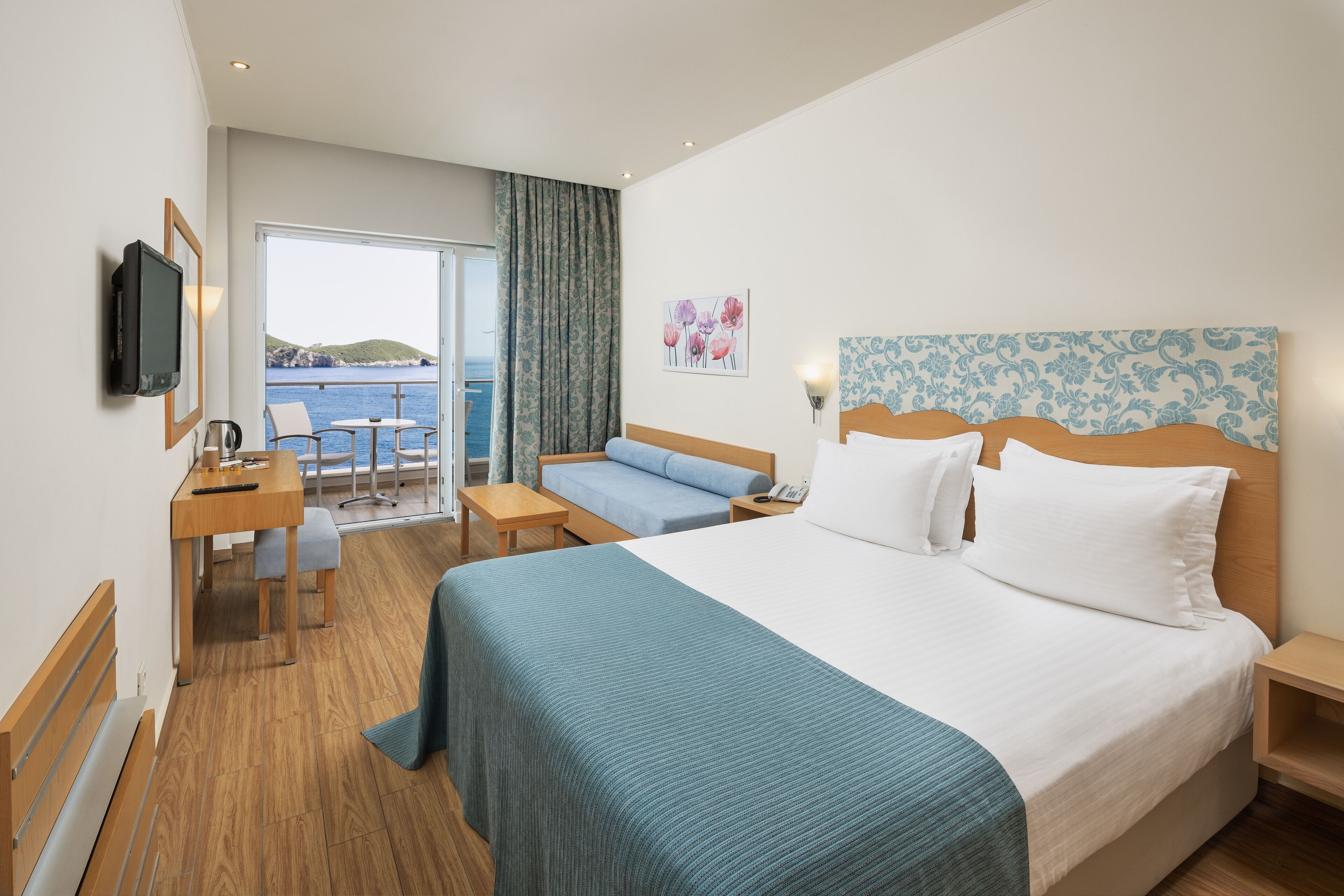 Akrotiri Beach Resort Hotel