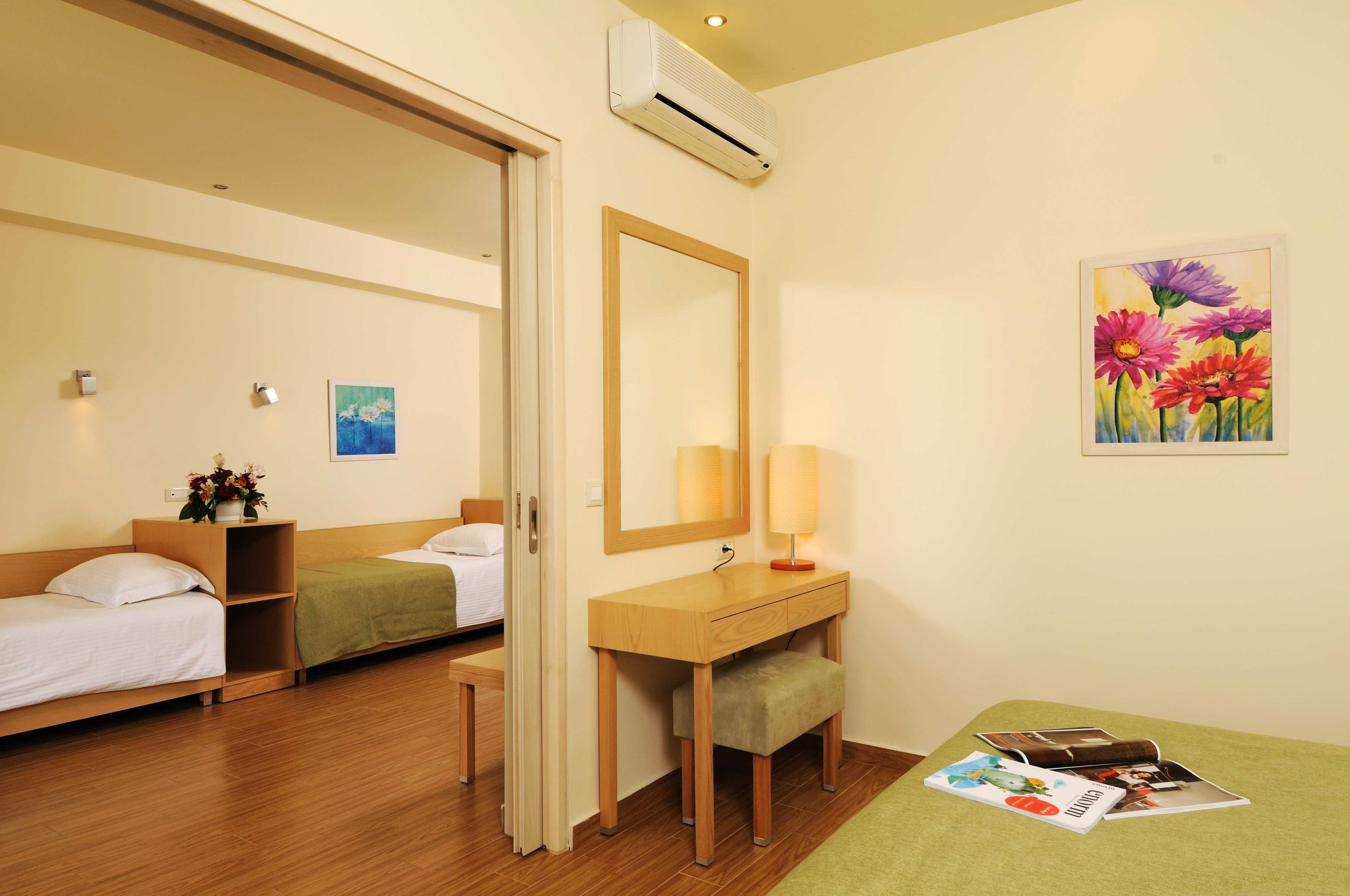 Akrotiri Beach Resort Hotel