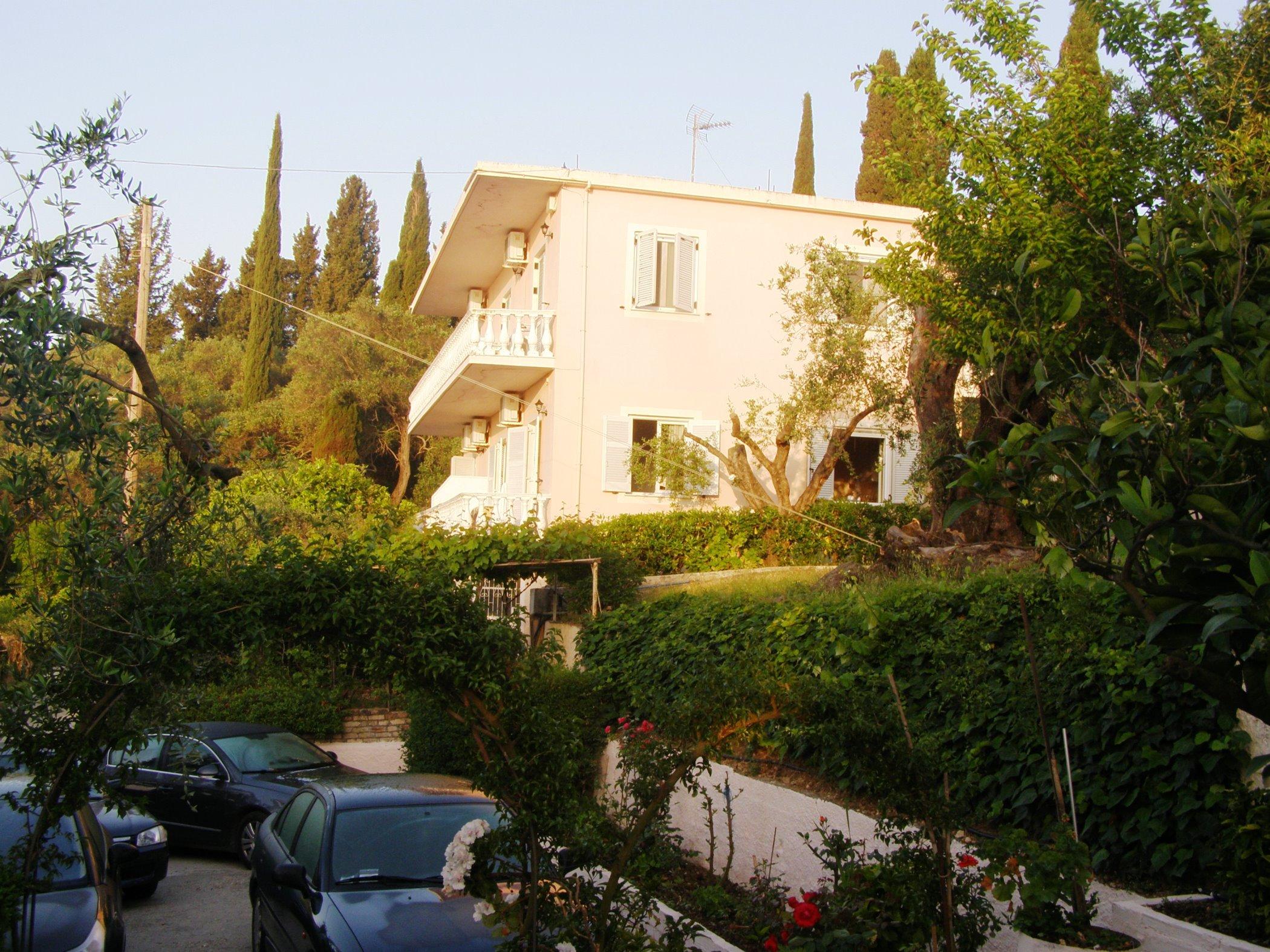 Apostolos & Eleni Family Apartments