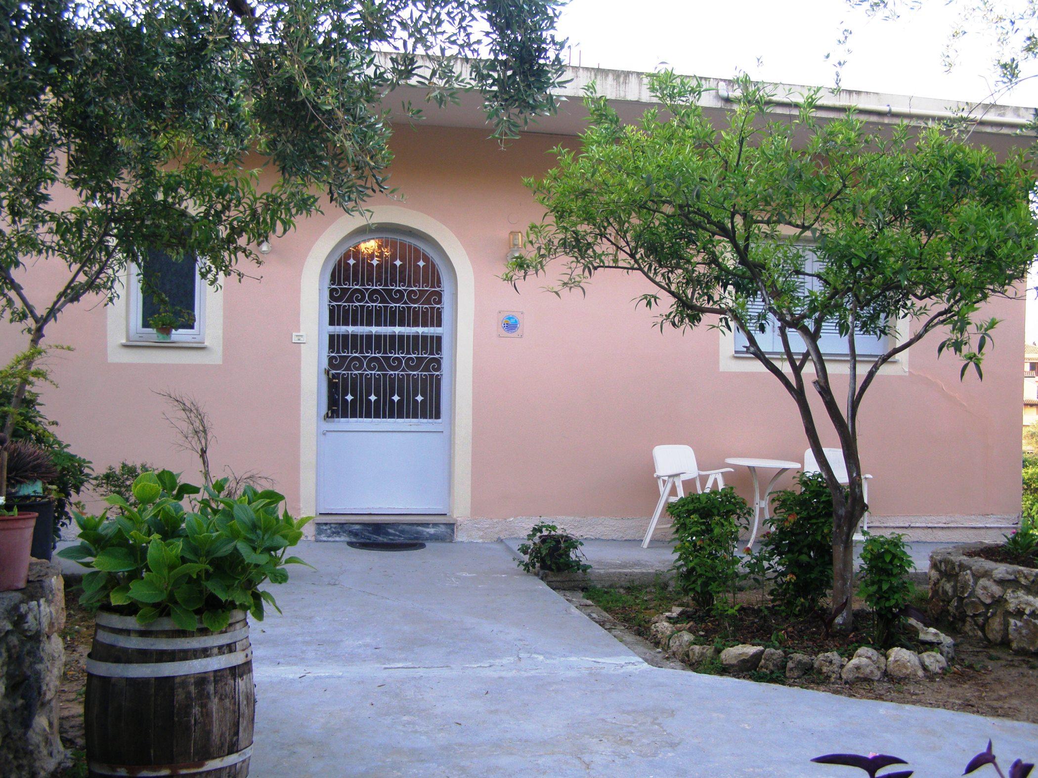 Apostolos & Eleni Family Apartments