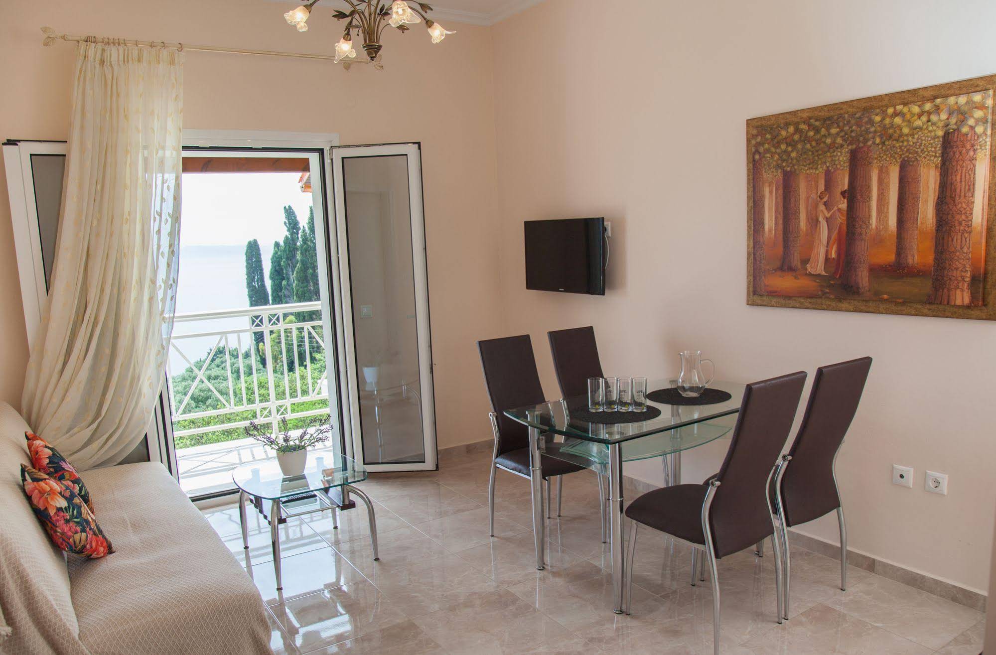 Brentanos Apartments