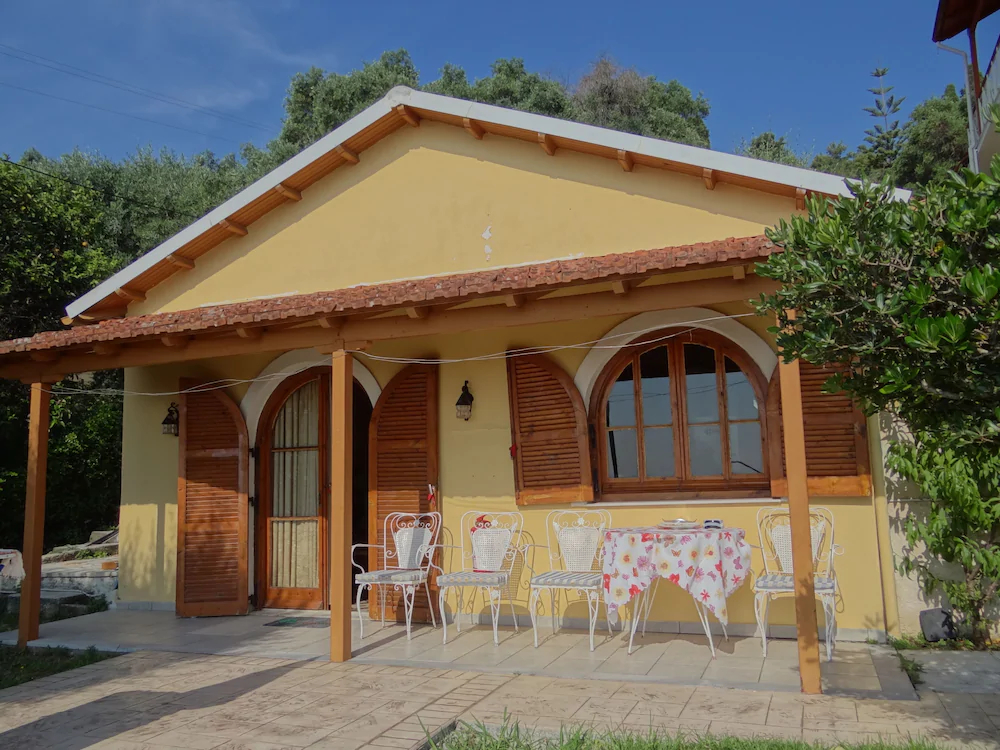 Eleni's Apartments & Studios