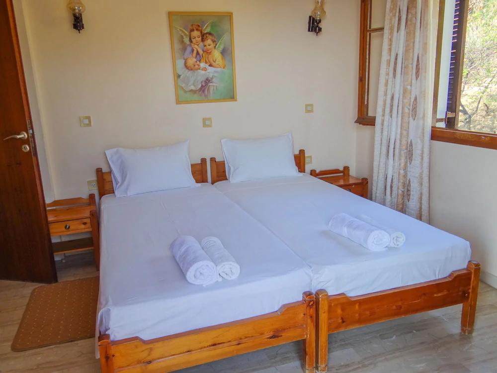 Eleni's Apartments & Studios