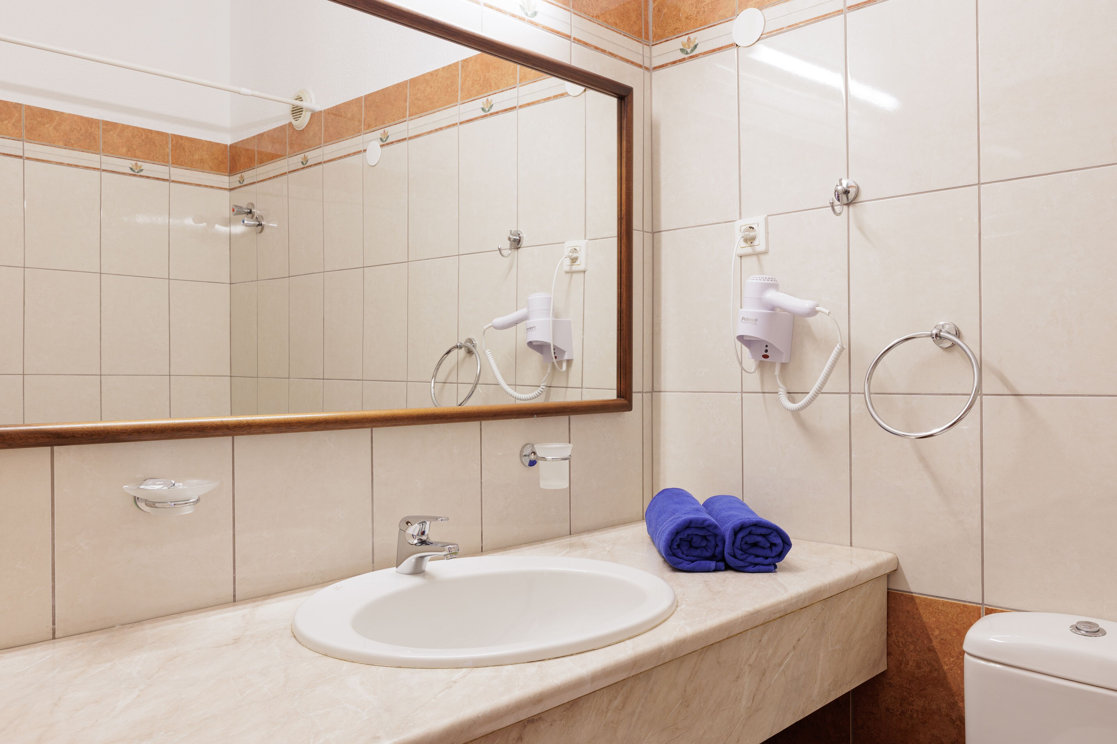 Aphrodite Hotel by Konnect