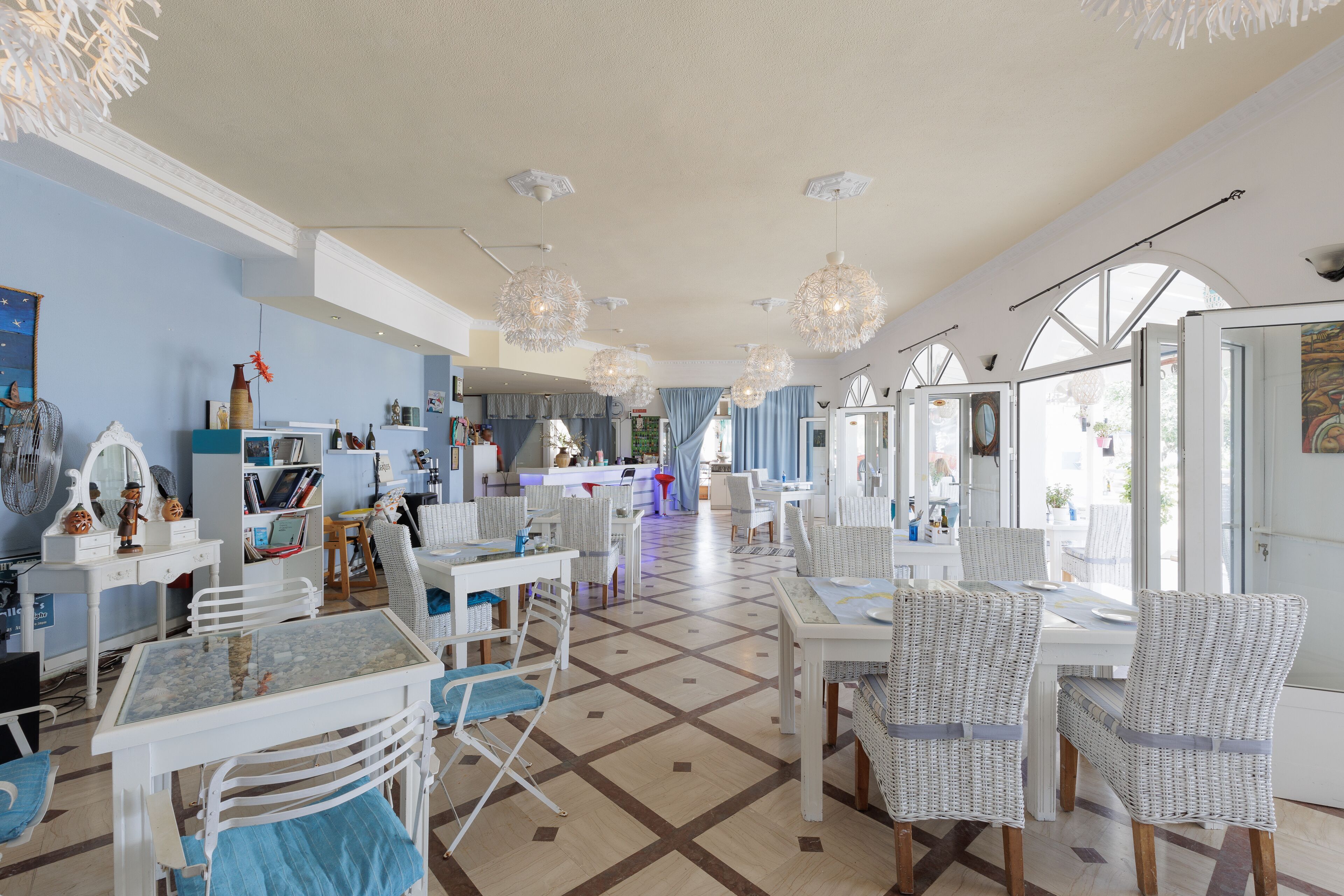 Aphrodite Hotel by Konnect