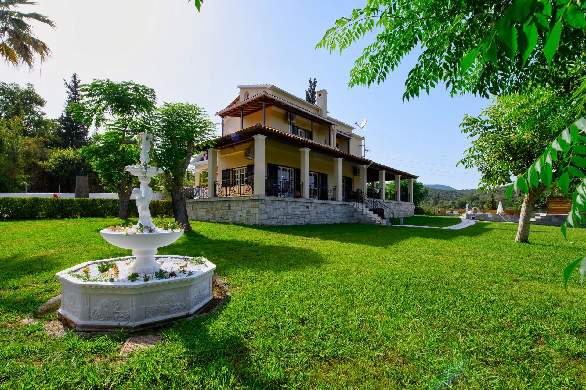 Grand Villa Roubana