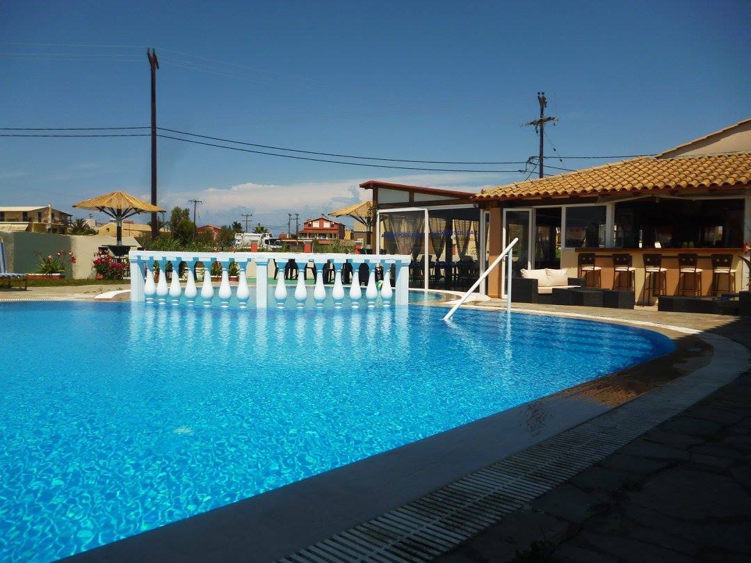 Alexis Pool Apartments