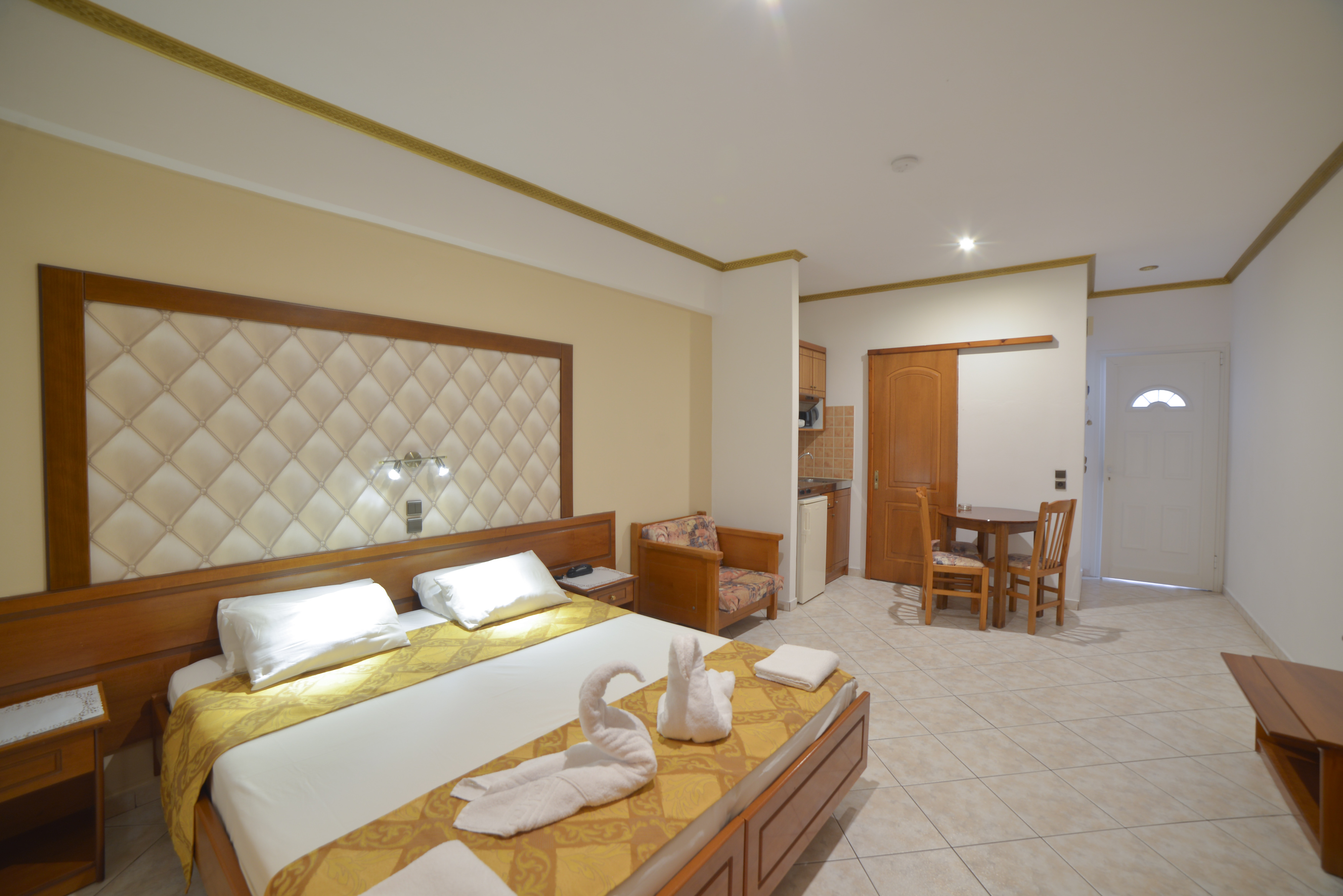 Angelina’s Hotel & Apartments