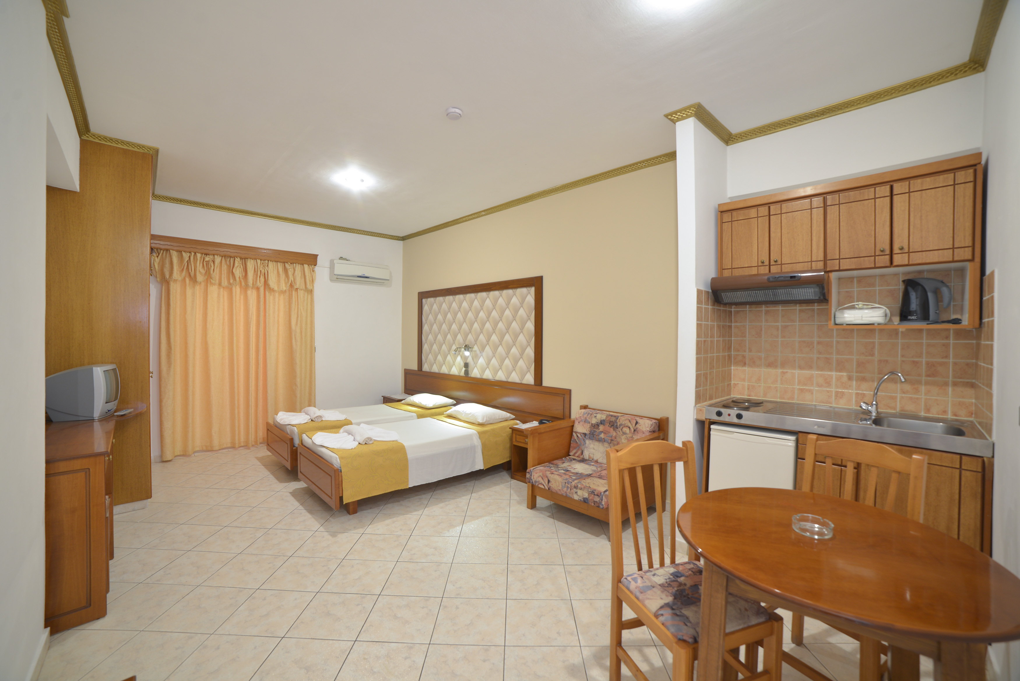 Angelina’s Hotel & Apartments