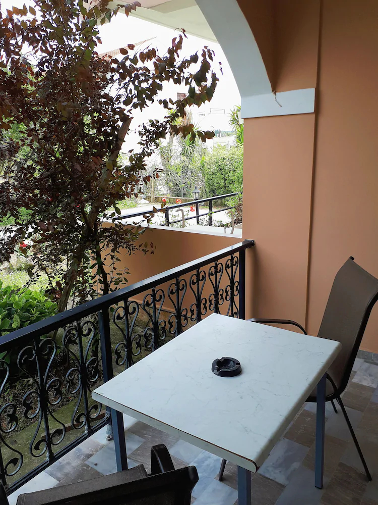 Antzela Apartments
