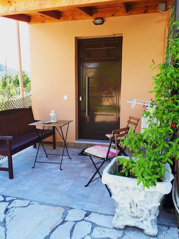 Antzela Apartments