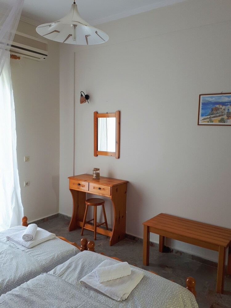 Antzela Apartments