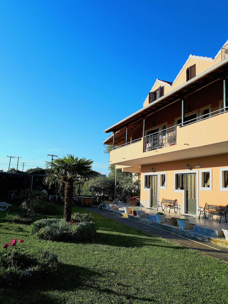 Antzela Apartments