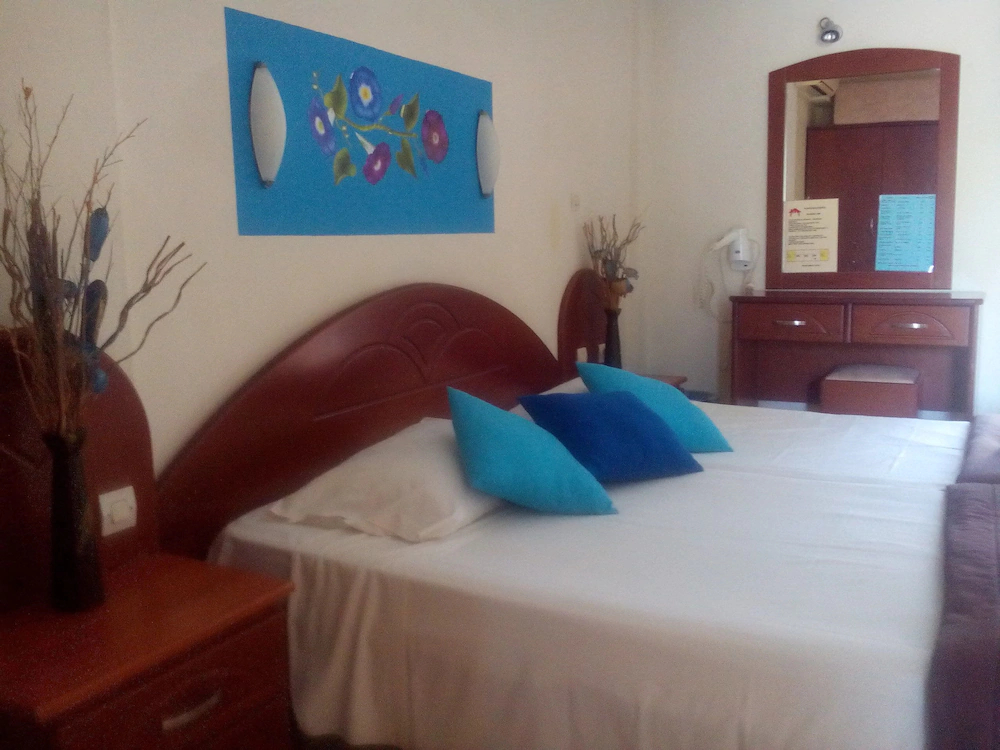 Damia Hotel & Apartments