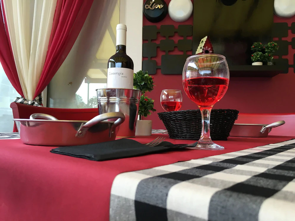 Damia Hotel & Apartments