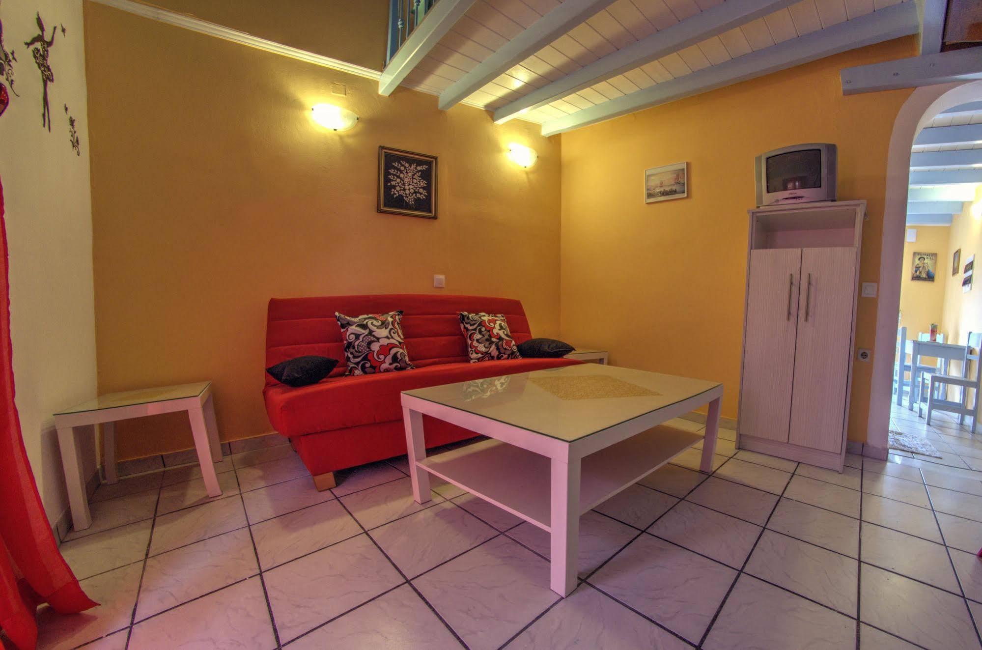 Eleni Family Apartments