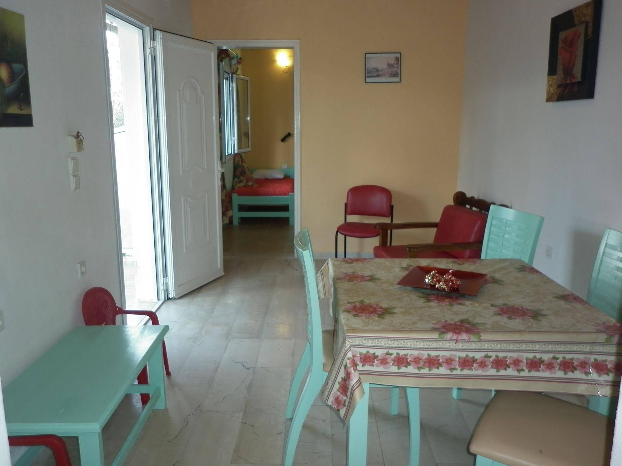 Eleni Family Apartments
