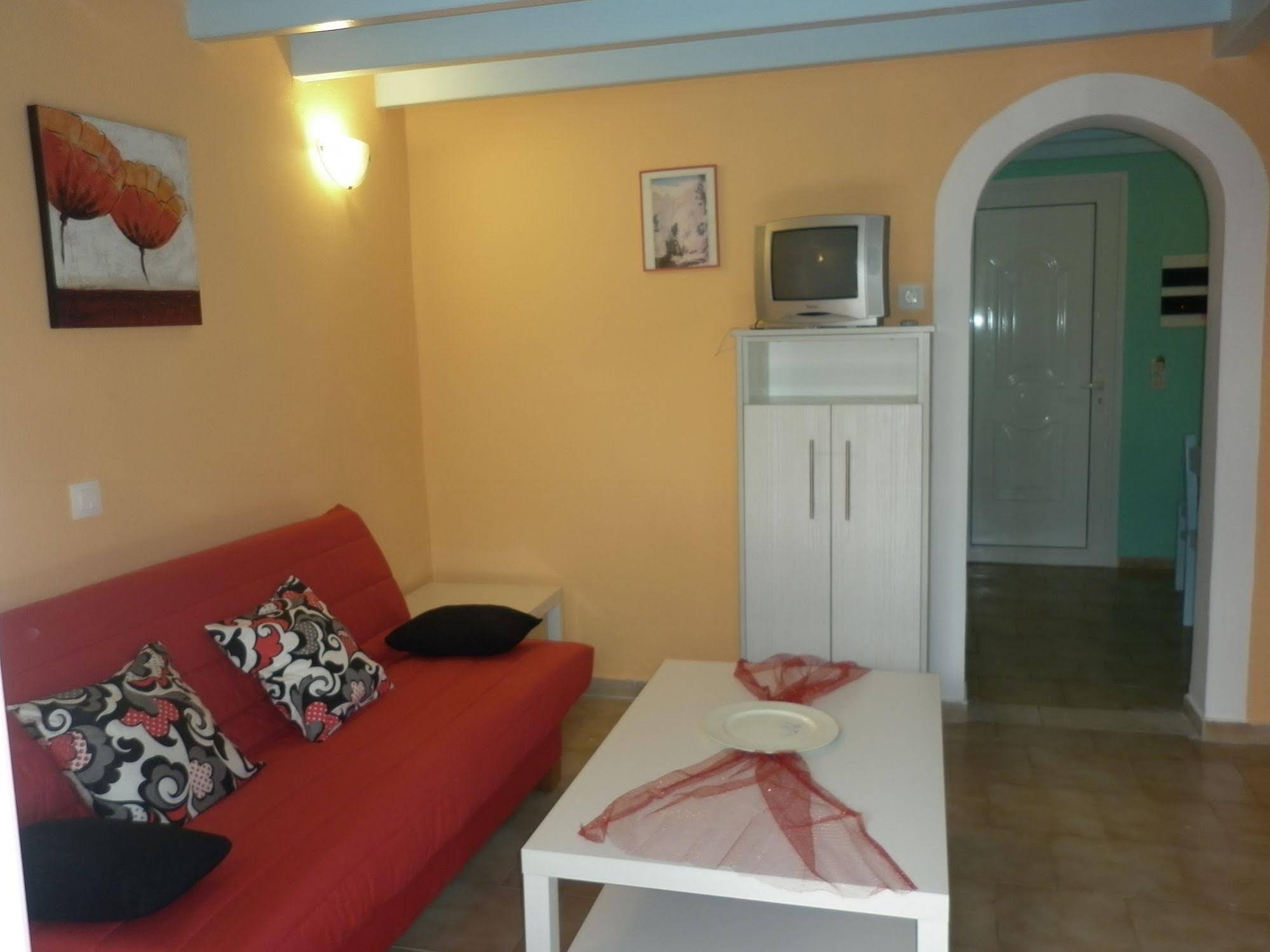 Eleni Family Apartments