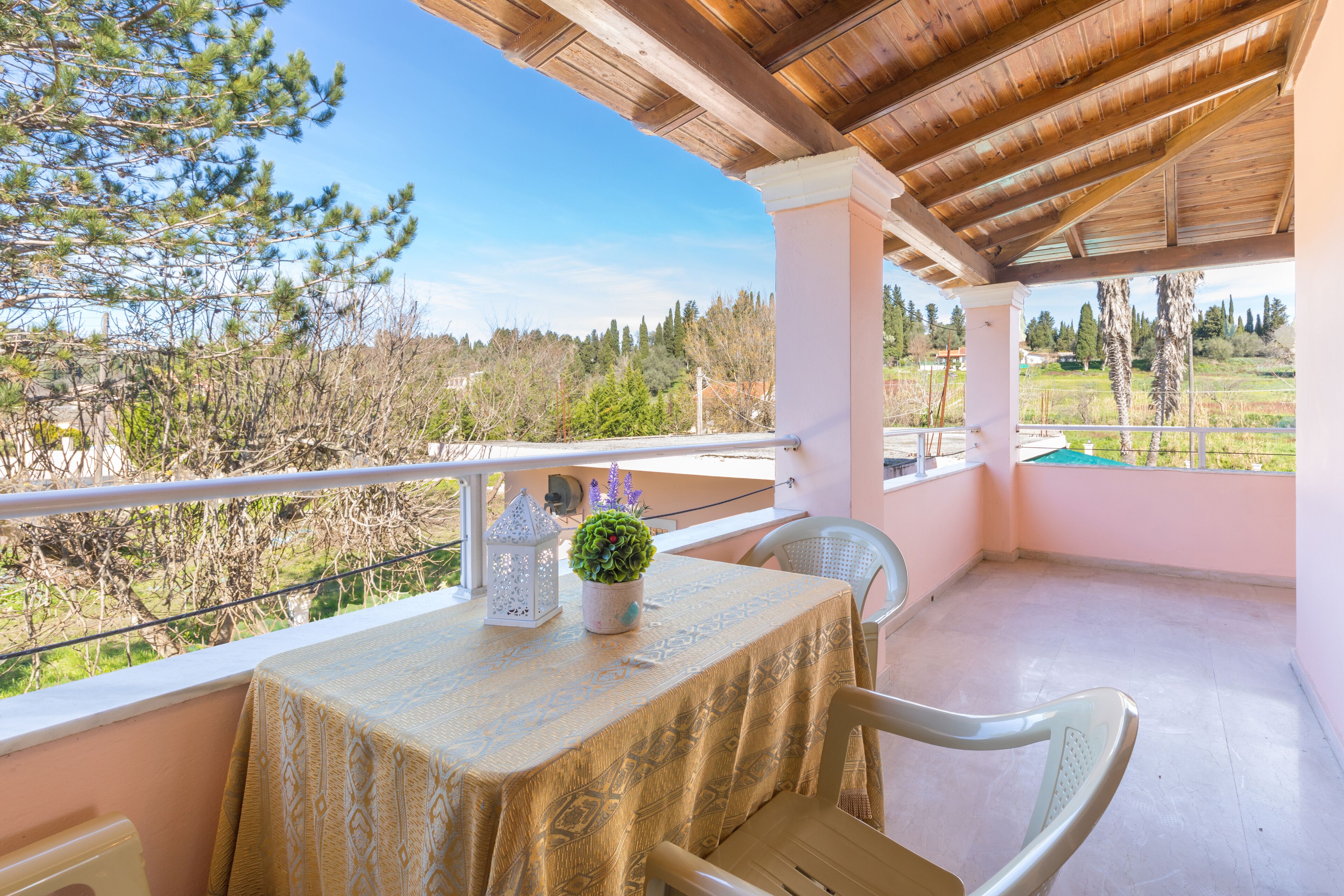 Nikos Pool Apartments - Upper Floor