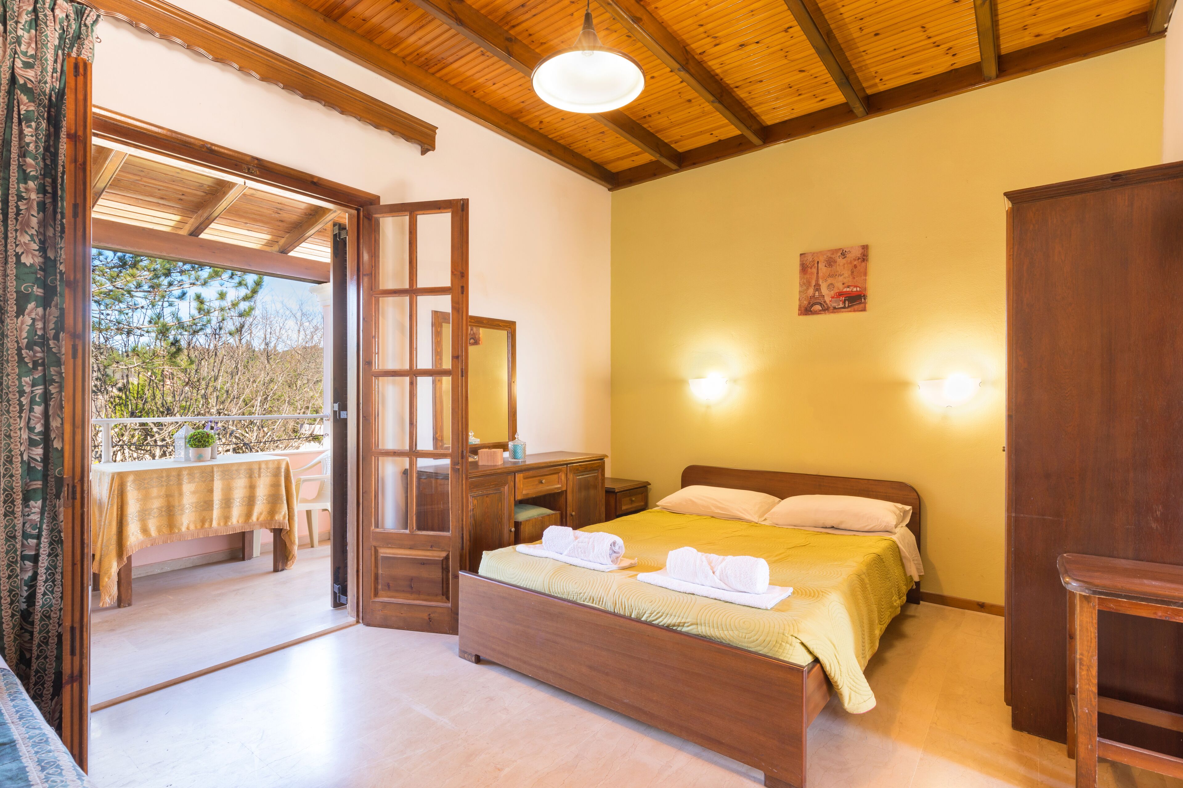 Nikos Pool Apartments - Upper Floor