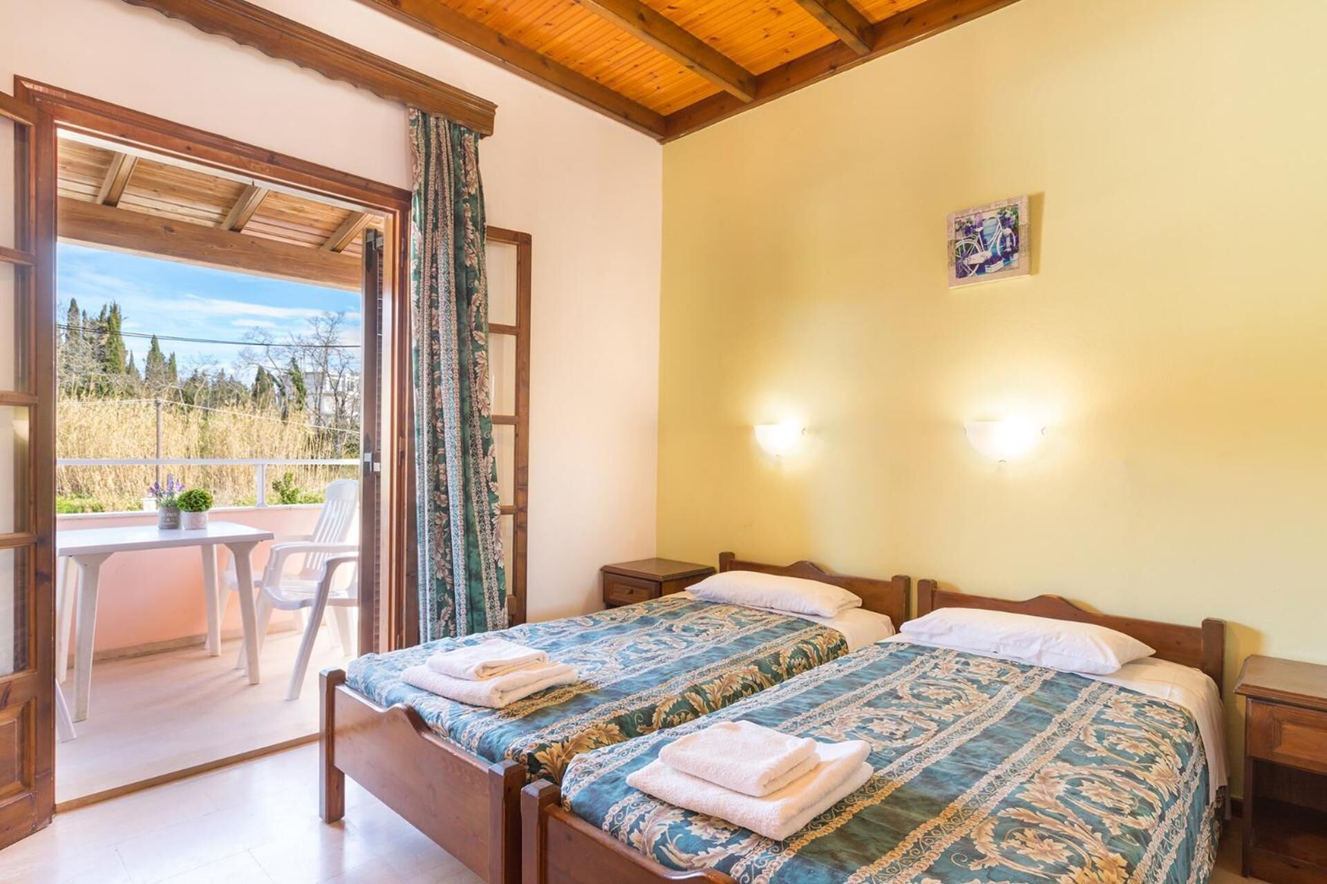 Nikos Pool Apartments - Upper Floor