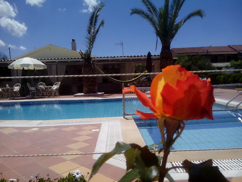 Villa Del Sol Apartments