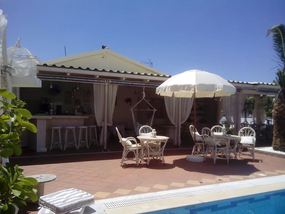 Villa Del Sol Apartments