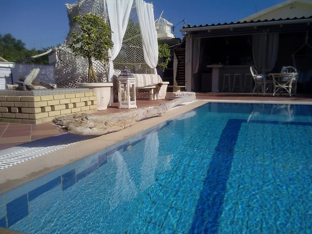 Villa Del Sol Apartments