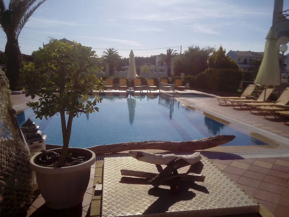 Villa Del Sol Apartments