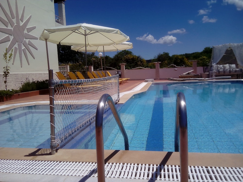 Villa Del Sol Apartments