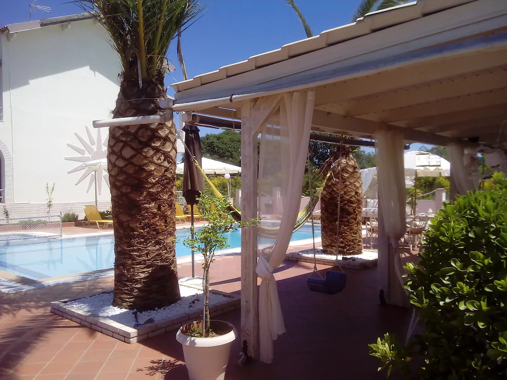 Villa Del Sol Apartments