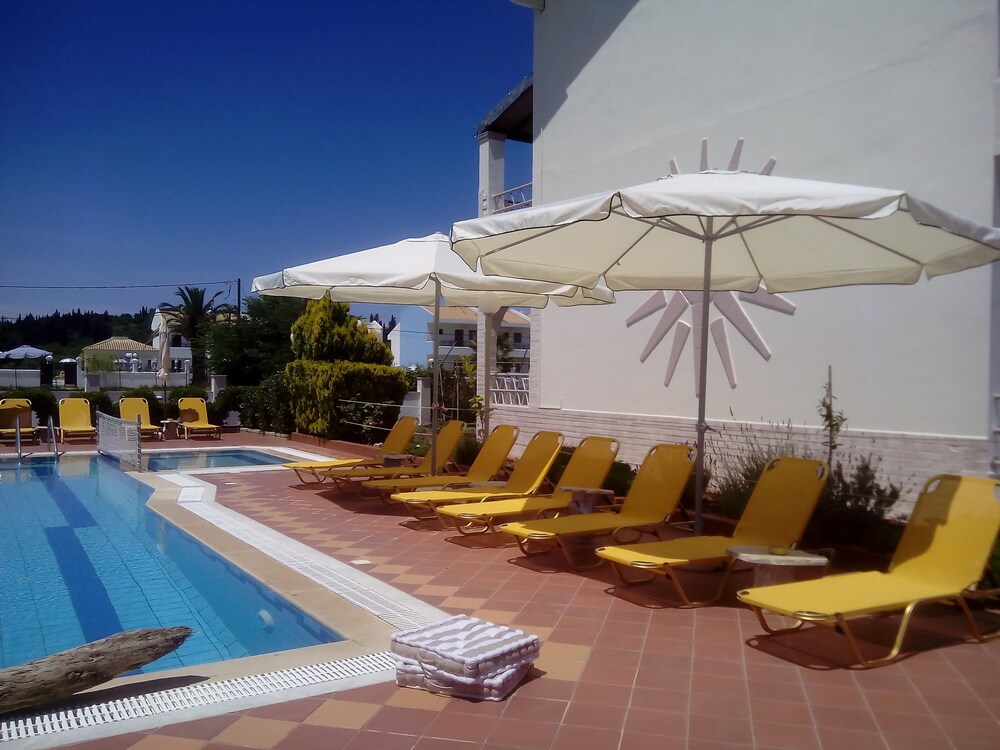 Villa Del Sol Apartments