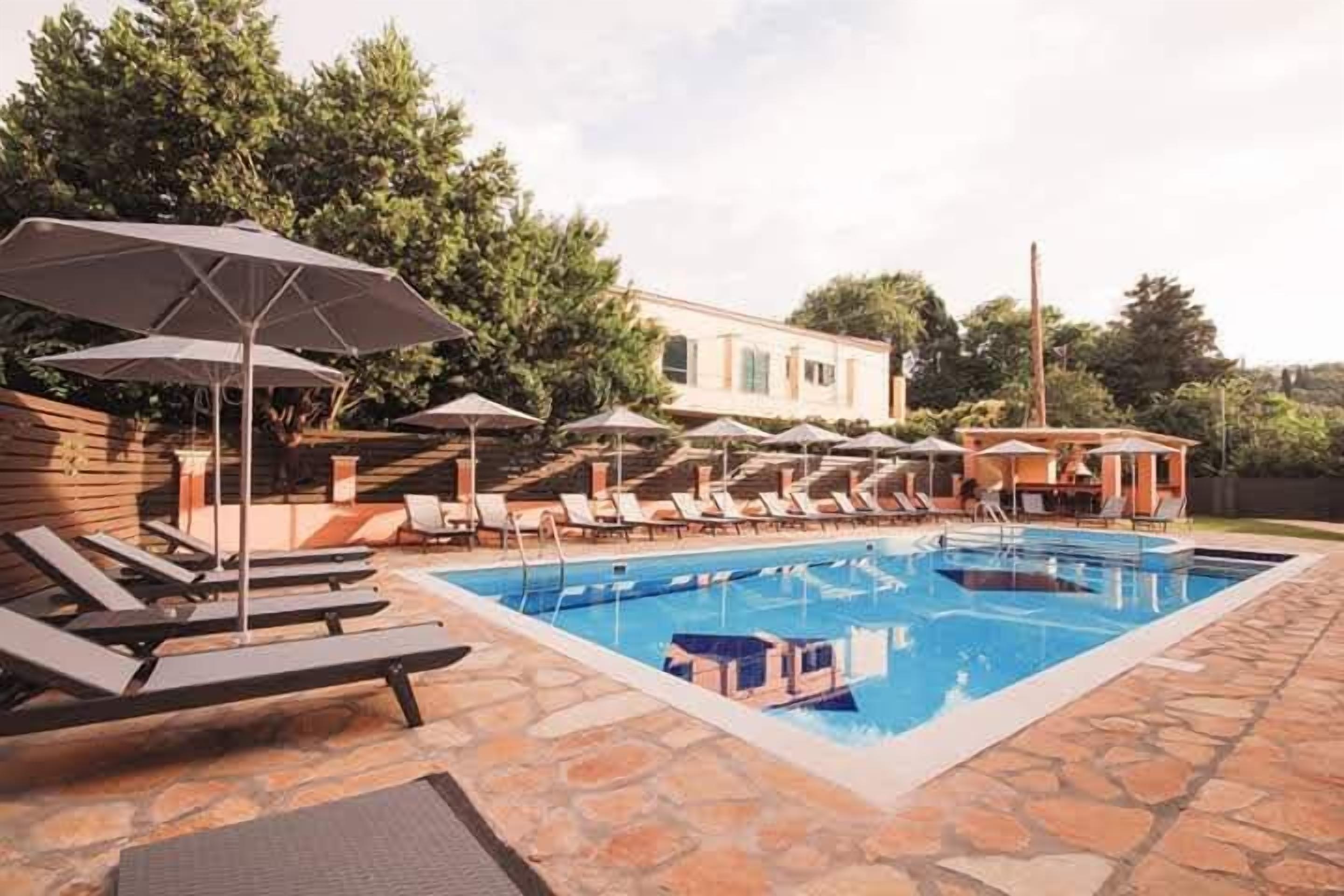Bella de Lux Apts