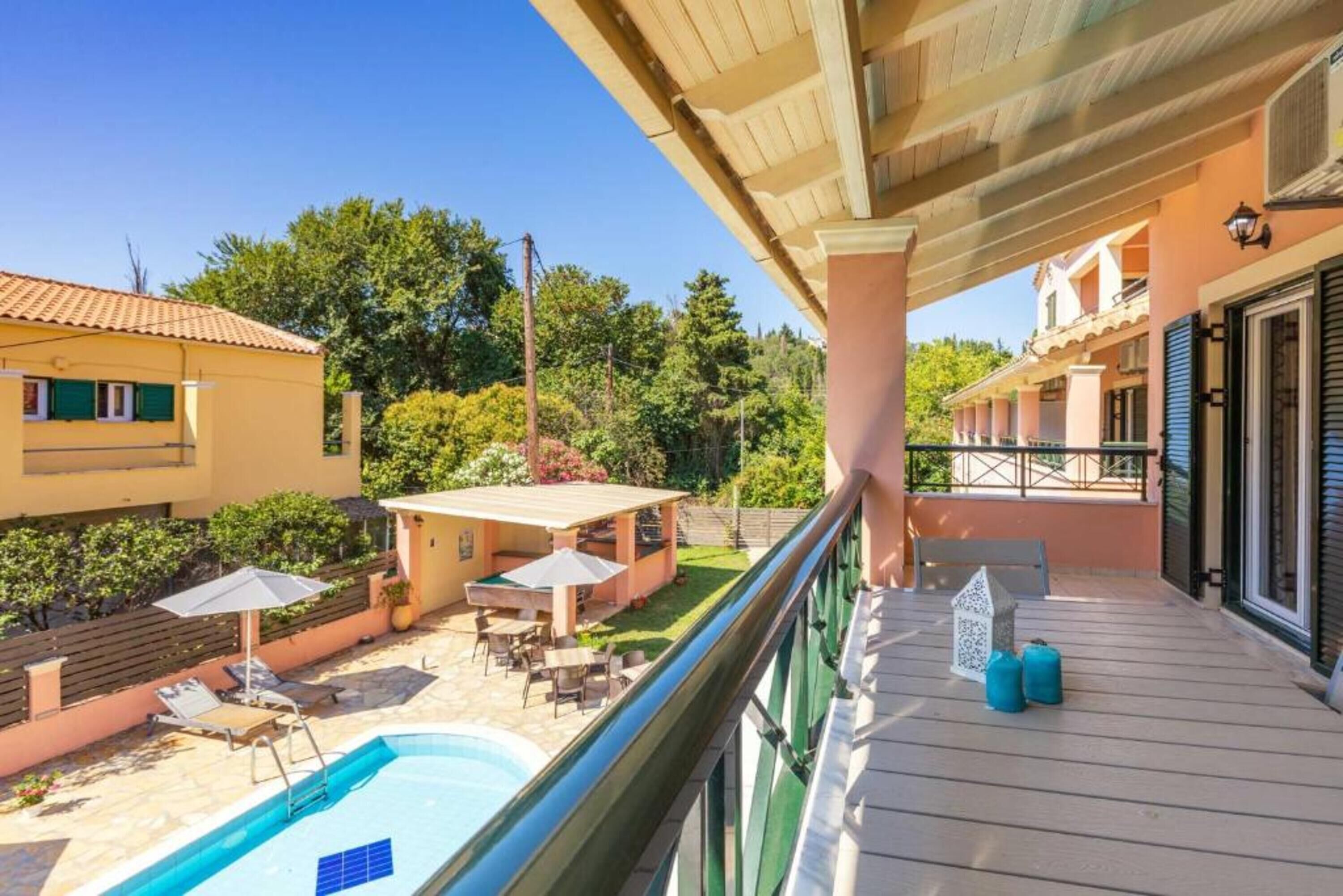 Bella de Lux Apts