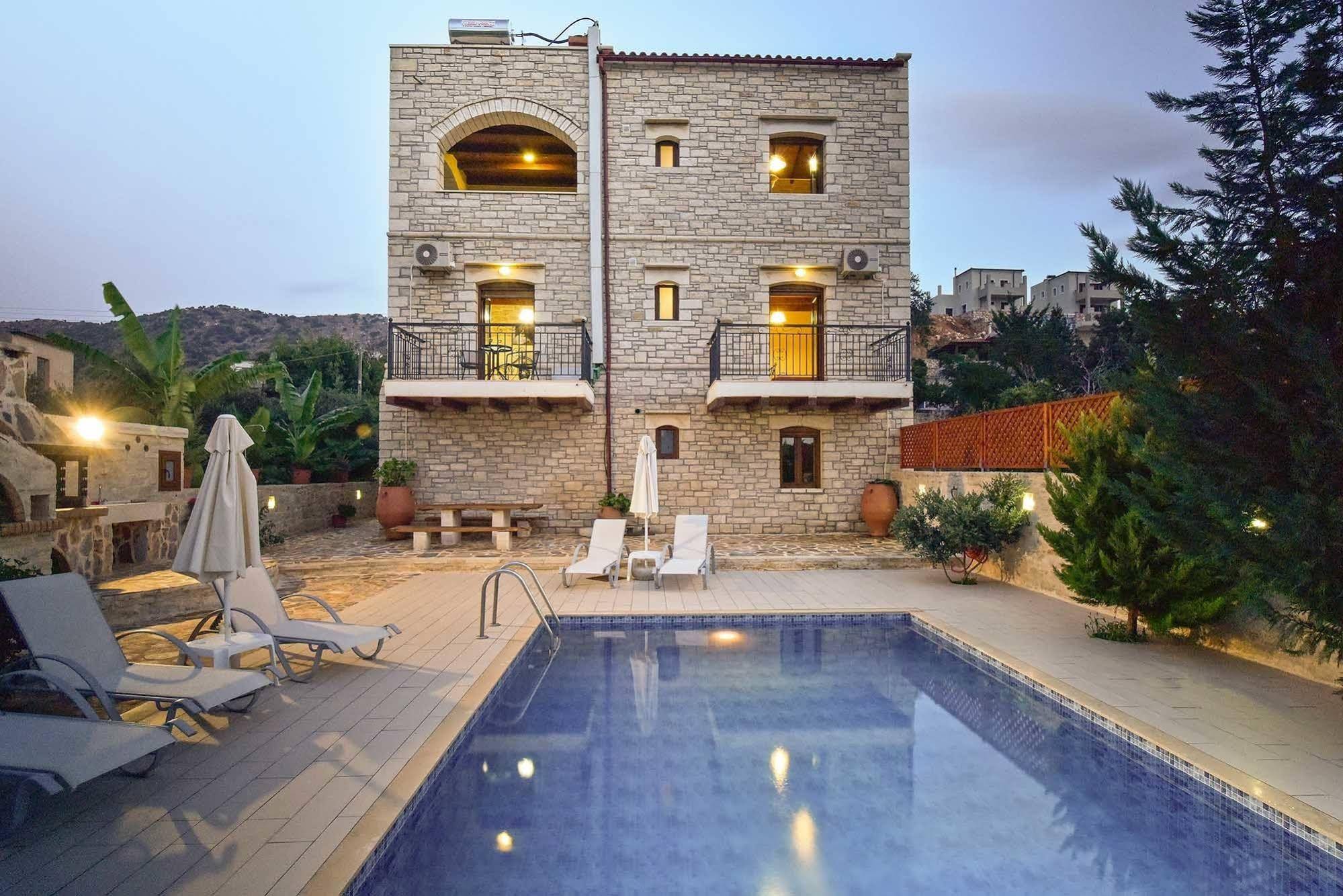 Villa Ahlades
