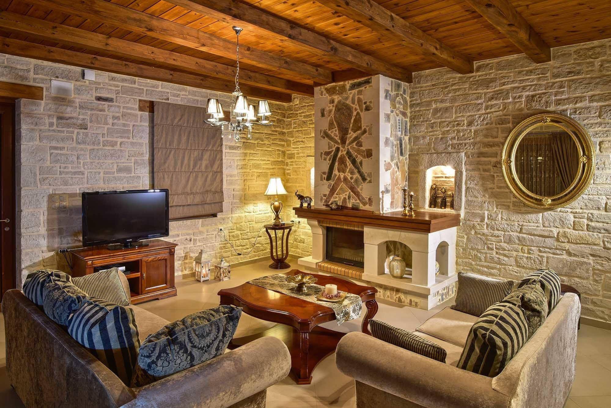 Villa Ahlades
