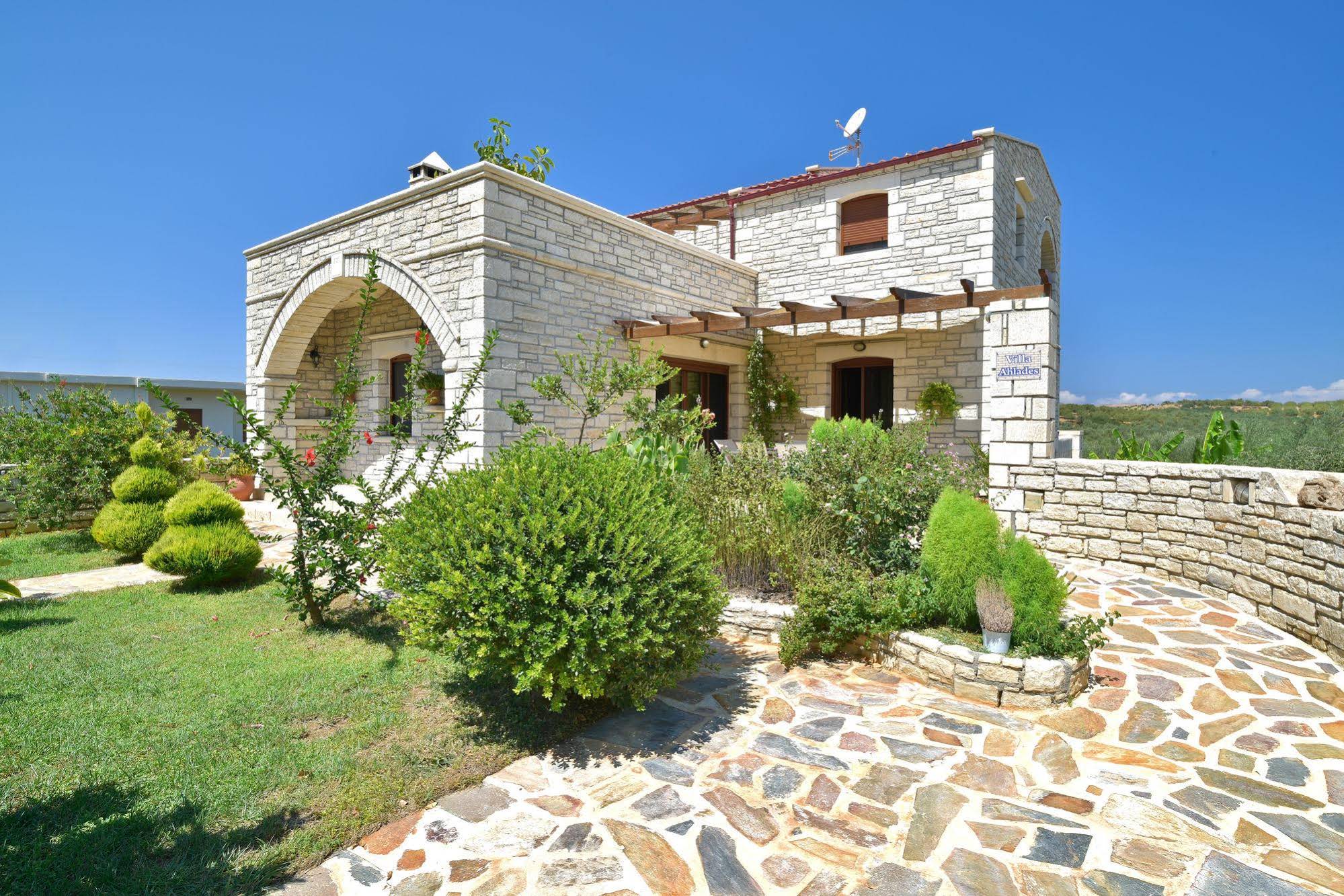 Villa Ahlades