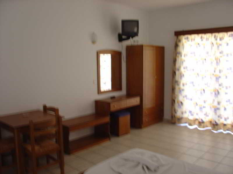 Dias Studios & Apartments