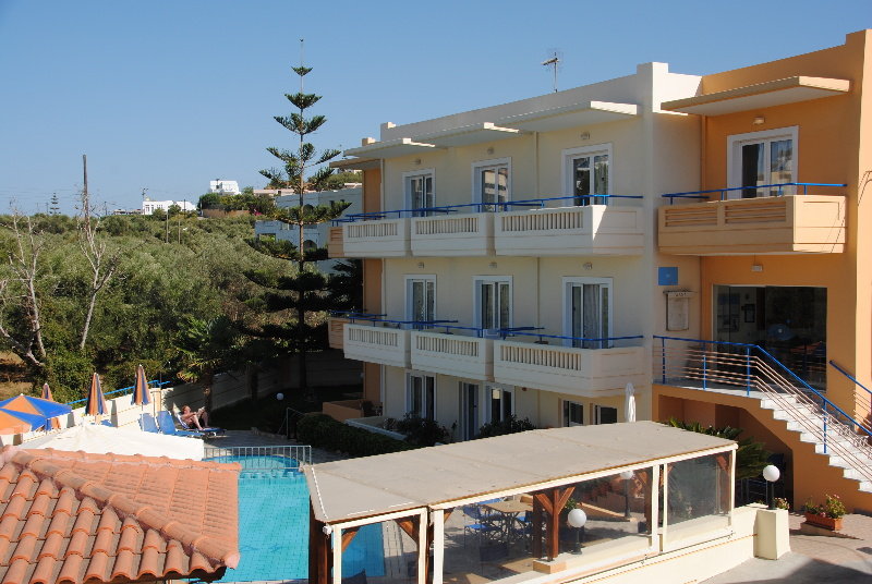 Dias Studios & Apartments