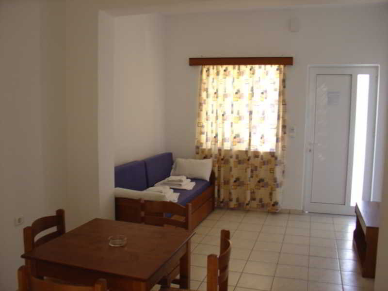 Dias Studios & Apartments