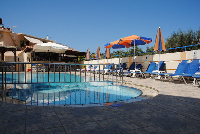 Dias Studios & Apartments