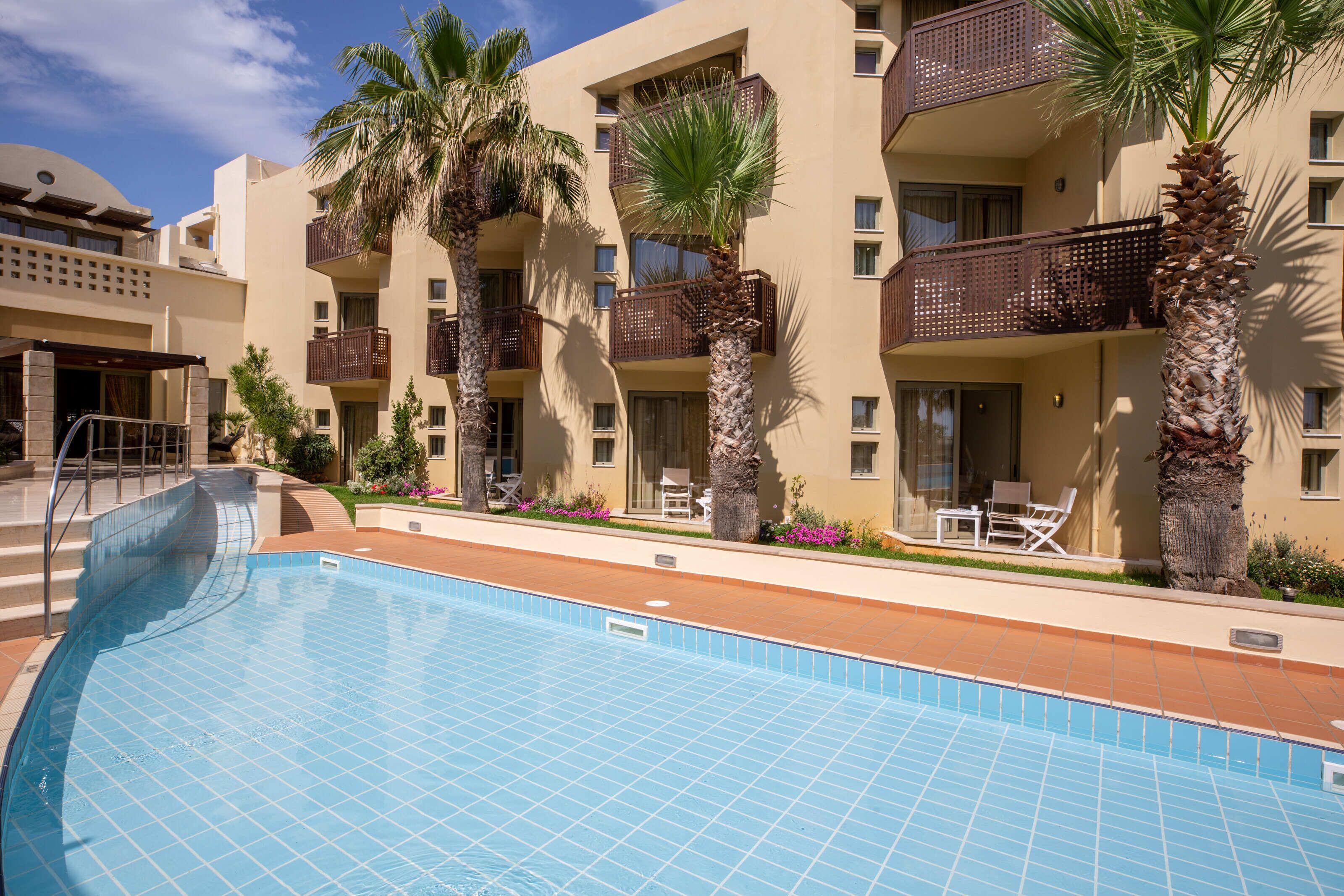Giannoulis Santa Marina Plaza