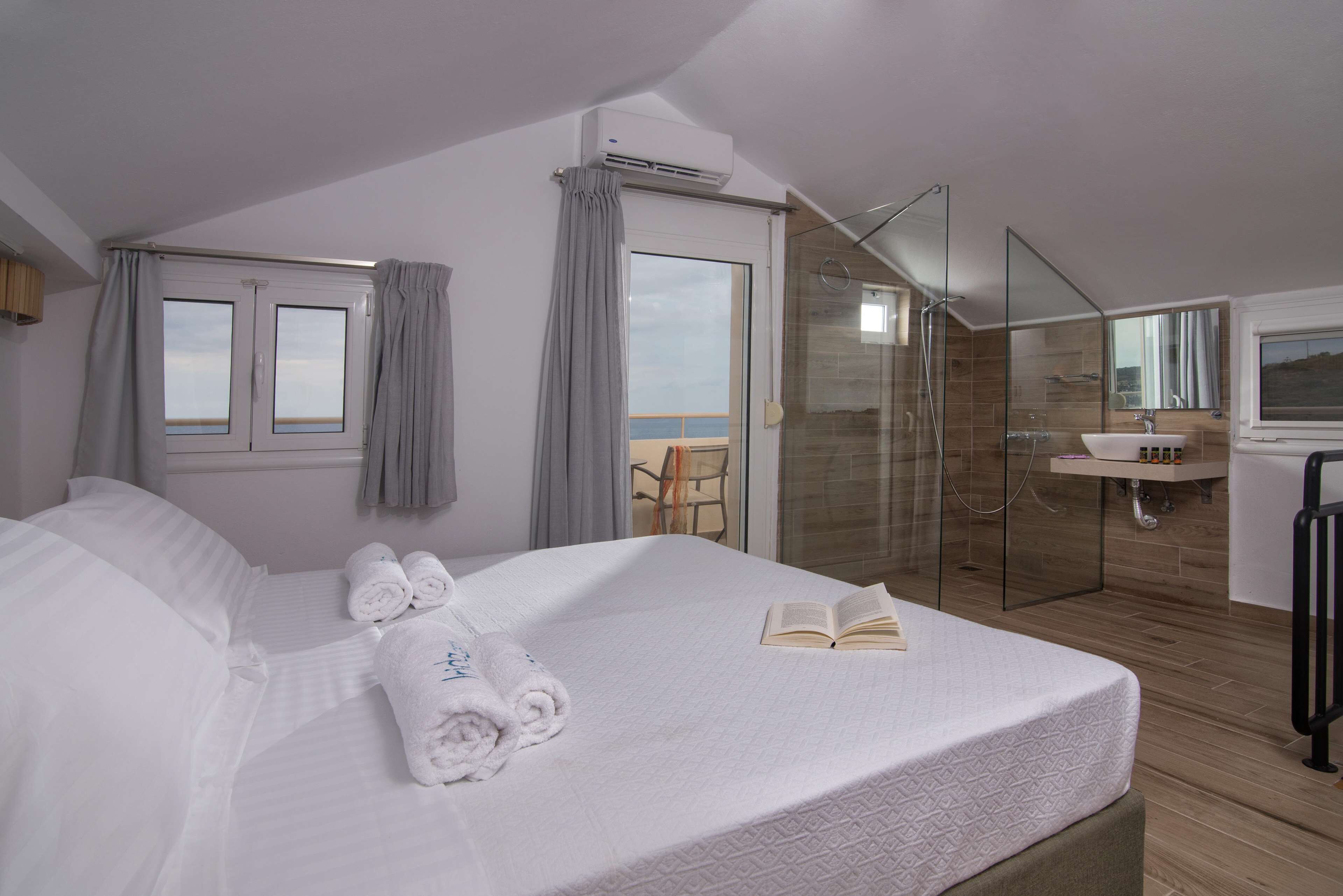 Irida Hotel