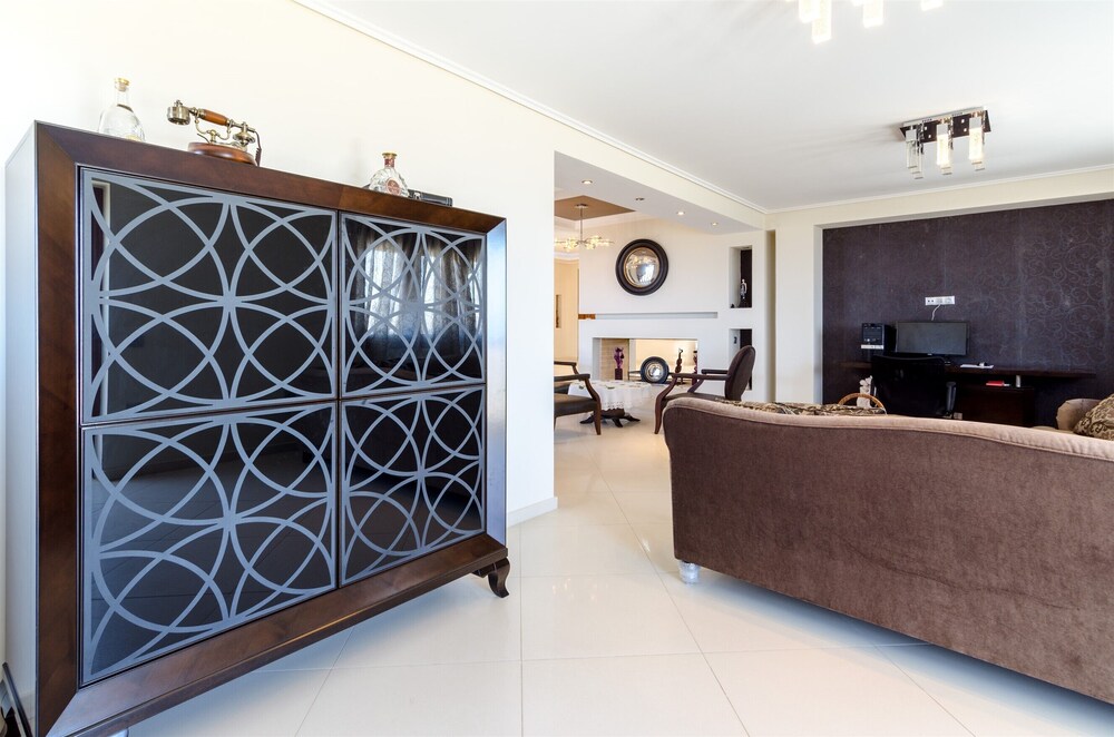 Med Luxury Villa