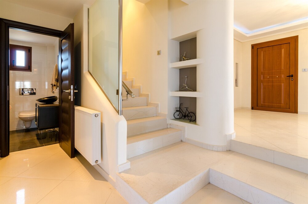 Med Luxury Villa