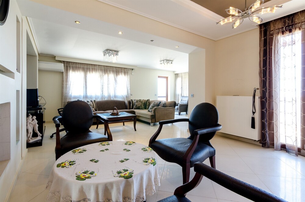 Med Luxury Villa