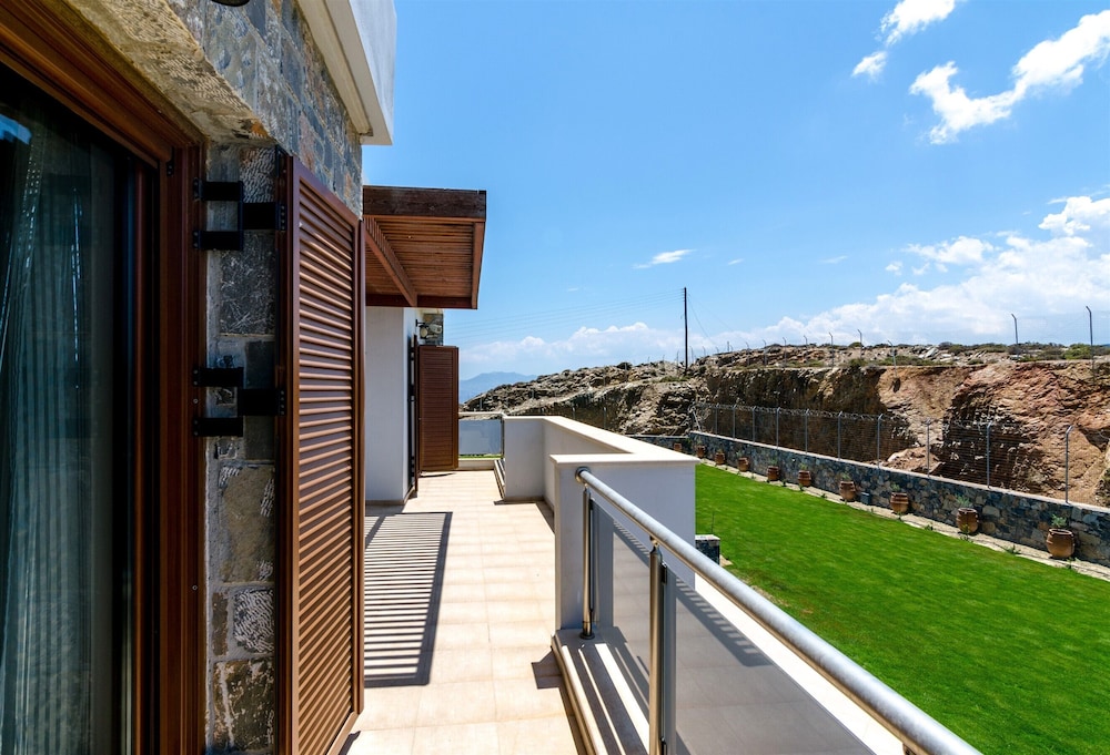Med Luxury Villa