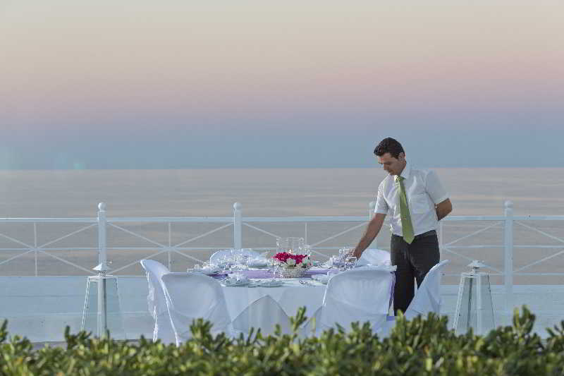 Peninsula Resort & Spa